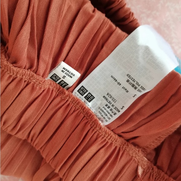 Elegant Tan Pleated Skirt - Picture 3 of 8